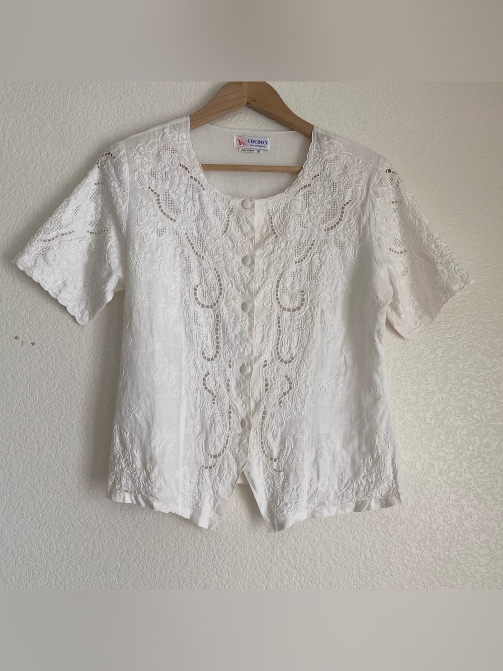 Vintage Cocoon linen embroidered short sleeve button down top, S